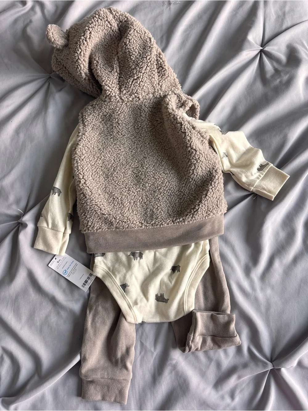 Carters Baby Boy 3-Piece Bear Print Sleeveless Jacket, Bodysuit & Pant Set 9M